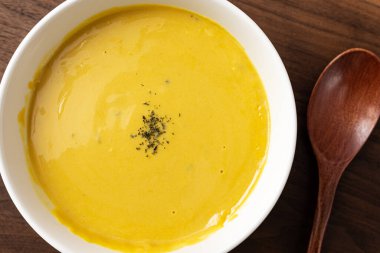 Tatlı balkabağı çorbası Tatlı balkabağı ile yapılır