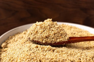 Perilla tohumları öğütülerek yapılan mis kokulu Perilla tozu.