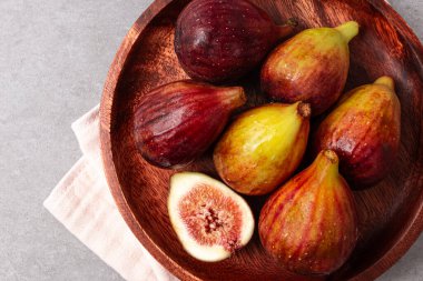 Tatlı ve yumuşak meyve incirleri