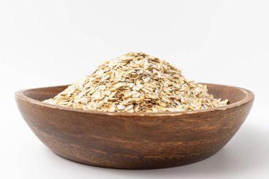 Beyaz arkaplanda yulaf ezmesi