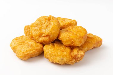 beyaz zemin üzerine tavuk kanadı