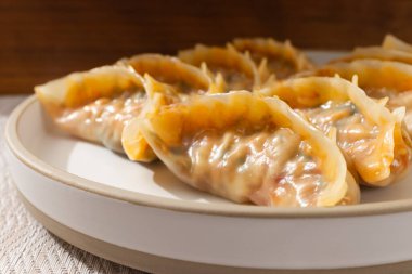 Kimchi böreği, kimchi ile yapılır.