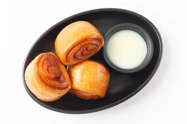 Beyaz Arkaplanda Kızarmış Çin Çiçekli Çörekler