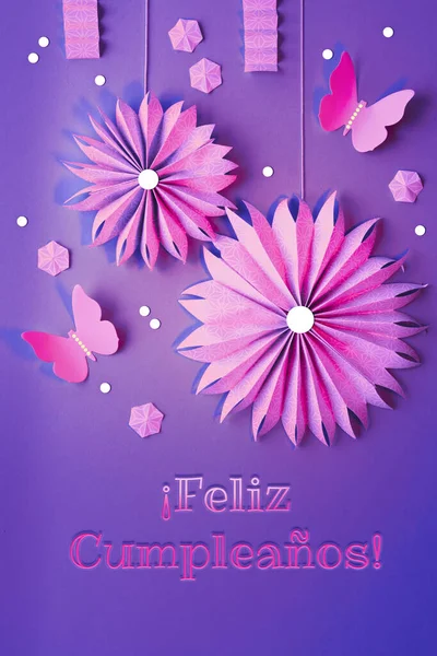 Feliz Cumpleanos Significa Feliz Aniversário Espanhol Fãs Papel Borboletas Flores — Fotografia de Stock