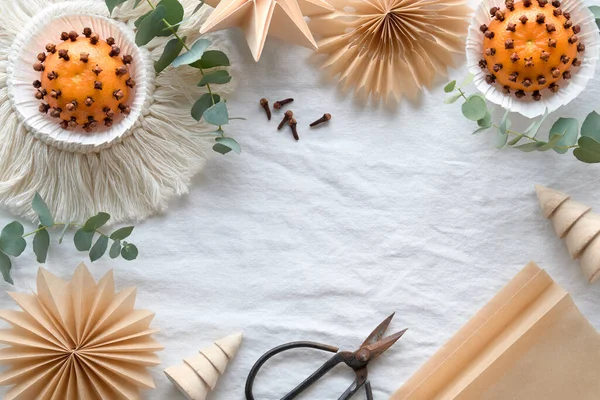 Fragrant Pomander Balls Handmade Tangerines Cloves Flat Lay White Textile — Stock Photo, Image