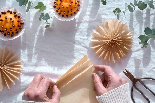 Fragrant Pomander Balls Handmade Tangerines Cloves Flat Lay White Textile — Stock Photo, Image