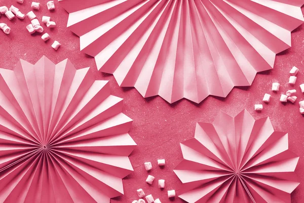 Pink Paper Fans Sweet Marshmallows Pink Textured Background Paper Fans — Foto Stock