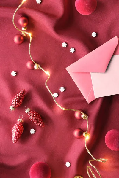 Yaşasın 2023 Magenta Rengi Kağıt Kartlı Zarflı Koyu Kırmızı Noel — Stok fotoğraf