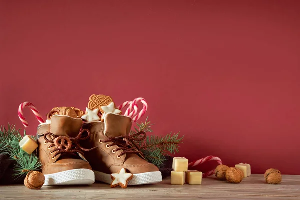 Święty Mikołaj Lub Mikołaj Święto Niemieckie Grudnia Obuwie Dziecięce Tradycyjnymi — Zdjęcie stockowe