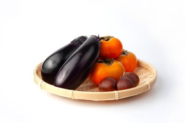 patlıcan hurma kestanesi çeşitli tabaklar yakın plan beyaz zemin üzerinde izole