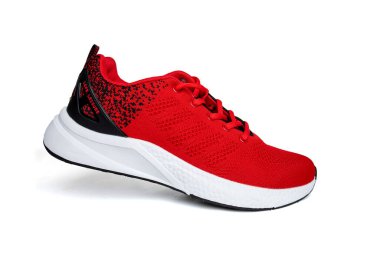 beyaz izole kırmızı spor ayakkabılar.