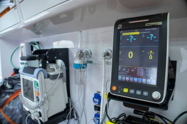 Ambulansta profesyonel tonometre..