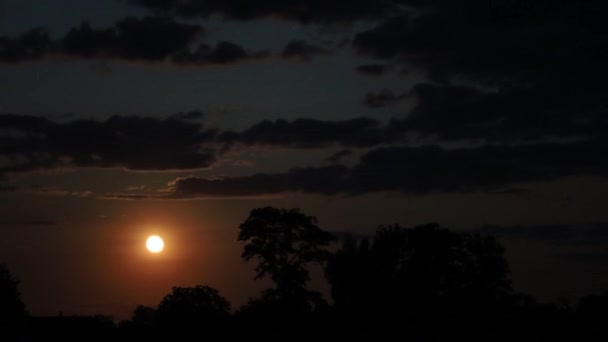 Дуже Красивий Повний Місяць Схід Сонця — стокове відео