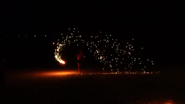Rayong Thailand Oct 2022 Beach Party Night Fire Spinning Swril — Vídeo de stock