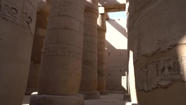 Gran Sala Columnas Pilares Vigas Enorme Estructura Karnak Templo Luxor — Vídeo de stock
