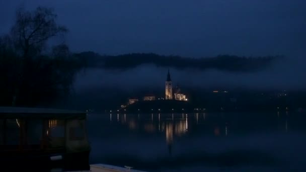 Bled Lake Slovania Landmark Castle Church Ilha Luz Noite Iluminada — Vídeo de Stock