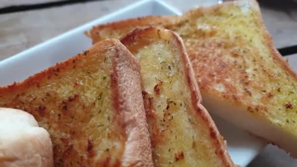 Czosnek Toast Trójkąt Cut Chleb Przekąska Dla Kuchni Zachodniej Zamknij — Wideo stockowe
