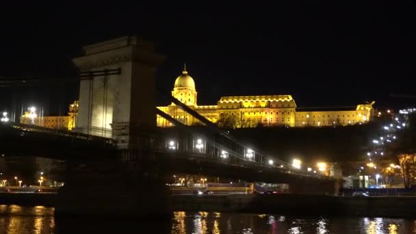 Kettenbrücke Historischen Budapest Ungarn Schöne Landschaft Fluss Donau Kreuzfahrt Schön — Stockvideo