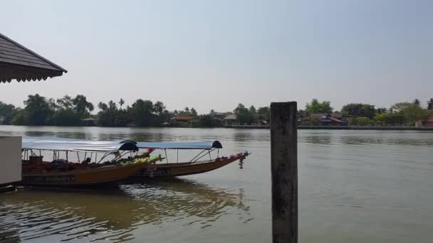 Mae Klong Fiume Barca Turistica Accanto Mercato Galleggiante Amphawa Della — Video Stock