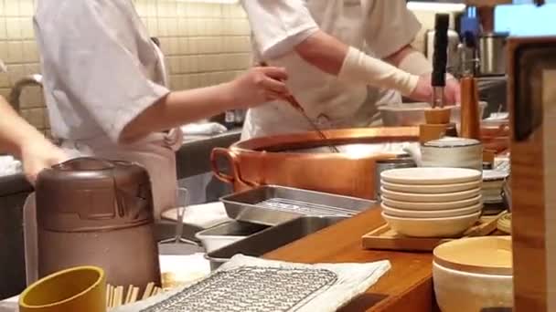Οσάκα Ιαπωνία Μαΐου 2023 Φρέσκο Tempura Τηγανητό Σεφ Ανοιχτή Κουζίνα — Αρχείο Βίντεο