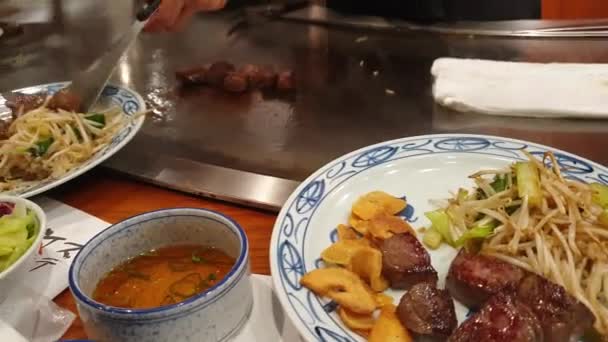Kobe Rundvlees Steak Sappig Vlees Serveren Marmer Rundvlees Tepanyaki Koken — Stockvideo