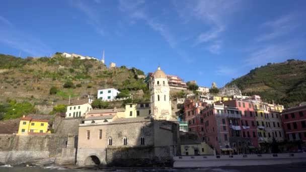 Vernazza Spezia Italië Kleine Visser Stad Toeristische Attractie Kleurrijke Huizen — Stockvideo