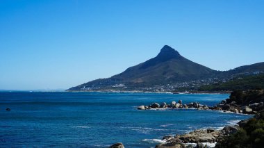 Güney Afrika tatili Cape Town yakınlarındaki Clifton plajı Güney Atlantik Okyanusu kıyısı tatil tatili