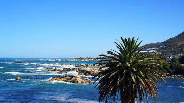 南非度假开普敦附近的克里夫顿海滩南大西洋海滨度假度假 — 图库照片