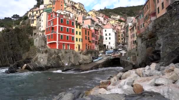 Cinque Terre Италия Знаменитый Скальный Город Риомаджоре Красочные Красные Желтые — стоковое видео