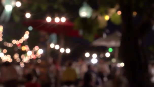 Bulanık Bokeh Akşam Pazarı Bahçede Geleneksel Panayır Işığı Tayland Halkı — Stok video