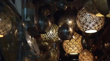 Kahire, Mısır Han pazarı Isalamik fenerler güzel geometrik sanat 4k