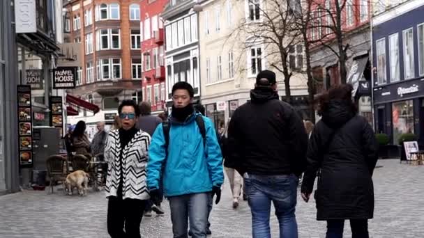 Kodaň Dánsko Dubna 2017 Asijské Turistické Procházky Nákupní Ulici Stroget — Stock video