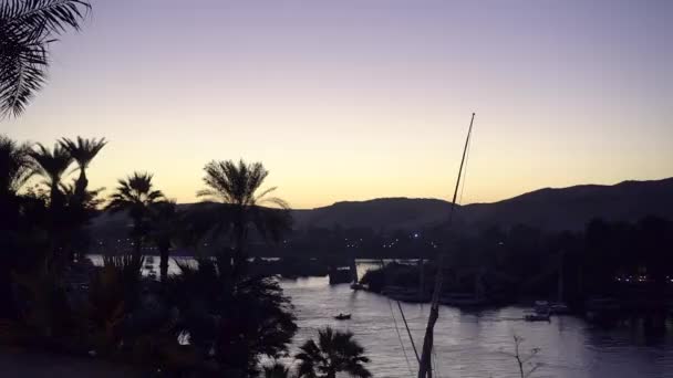 Egypte Assouan Rivière Nil Timelapse Coucher Soleil Vessle Bateaux Beau — Video