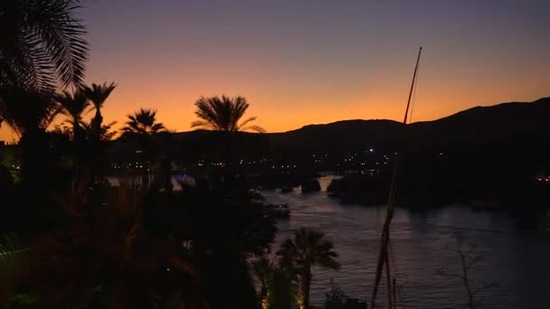 Egypt Aswan Nil Řeky Timelapse Při Západu Slunce Vessle Lodě — Stock video
