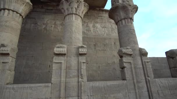 Edfu Horus寺入口著名的埃及地标4K — 图库视频影像