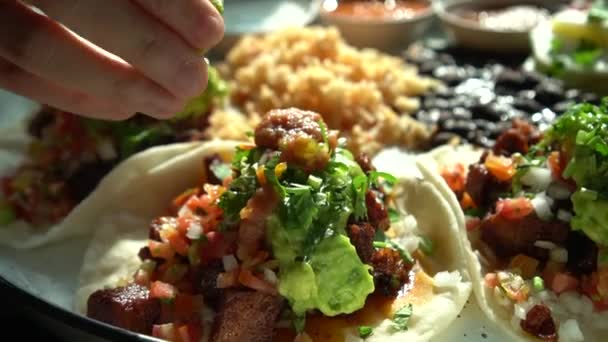 Hand Sqeezing Lime Lemon Soft Carnitas Avocado Taco Mexican Salsa — Stock Video