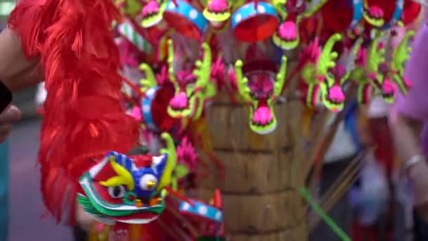 Tambor Mano Dragón Chino Juguete Marioneta Vendiendo Calle Bangkok China — Vídeo de stock
