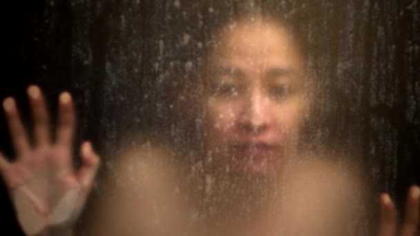 Wanita Asia Keluar Dari Pikiran Lelah Stres Terbakar Balik Blur — Stok Video