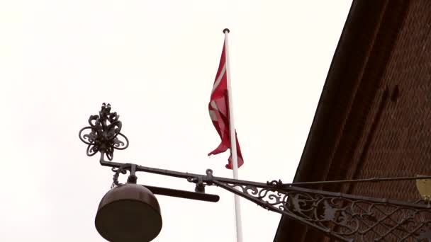Dänemark Rote Fahne Mit Handarbeit Metallsignag — Stockvideo