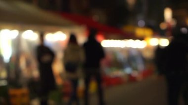 Görüntü, Asakusa Tokyo Japonya izakaya 'yı vurdu. Ünlü turist ve yerel takılma mekanı olan HD' de akşam yemeği yiyor.