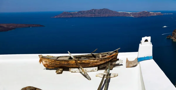 Santorini Grecia Increíble Vista Del Cielo Azul Barcos Edificios Mar —  Fotos de Stock