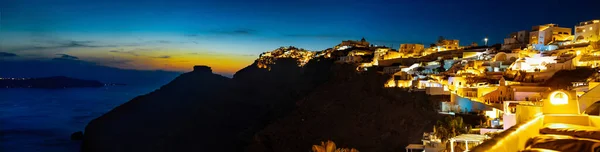 Fantastisk Kvällsutsikt Över Santorini Pittoreska Sommarsolnedgången Den Berömda Grekiska Semesterorten — Stockfoto
