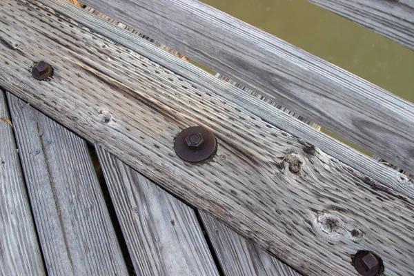 木制桥板螺栓关闭旧 高质量的照片 — 图库照片