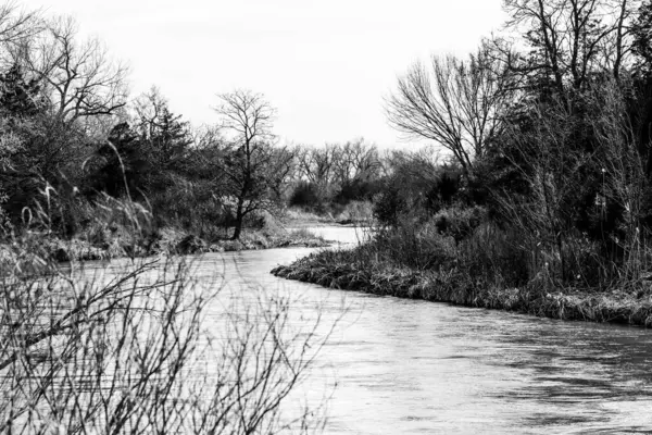 stock image The Platte river in Nebraska flowing down black and white. High quality photo