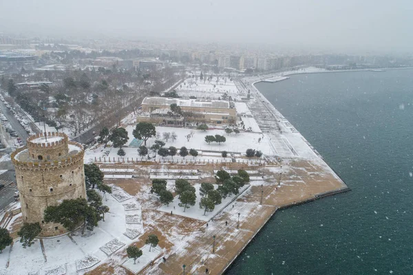 Luftfoto Det Snedækkede Berømte Hvide Tårn Byen Thessaloniki Det Nordlige - Stock-foto