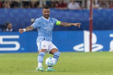 Atina, Yunanistan - 16 Ağustos 2023: Manchester City Kyle Walker 'ın oyuncusu UEFA Süper Kupa Finali' nde Manchester City ile Sevilla arasında oynanan Stadyum Karaiskakis, Pire 'de maç yapıyor
