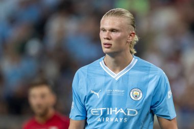 Atina, Yunanistan - 16 Ağustos 2023: Manchester City Erling Haaland 'ın oyuncusu Manchester City ile Sevilla arasında oynanan UEFA Süper Kupa Finali' nde eylem halinde
