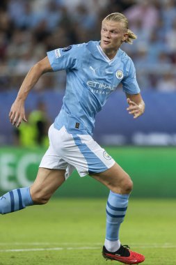 Atina, Yunanistan - 16 Ağustos 2023: Manchester City Erling Haaland 'ın oyuncusu Manchester City ile Sevilla arasında oynanan UEFA Süper Kupa Finali' nde eylem halinde
