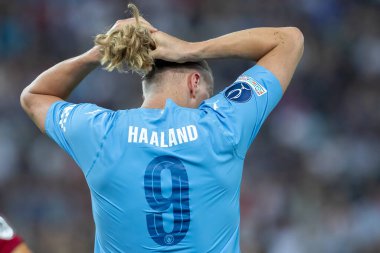 Atina, Yunanistan - 16 Ağustos 2023: Manchester City Erling Haaland 'ın oyuncusu Manchester City ile Sevilla arasında oynanan UEFA Süper Kupa Finali' nde eylem halinde