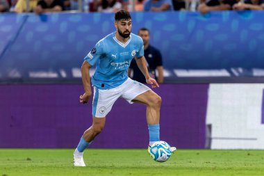 Atina, Yunanistan - 16 Ağustos 2023: Manchester City Josko Gvardiol 'un oyuncusu Manchester City ile Sevilla arasında oynanan UEFA Süper Kupa Finali' nde eylem halinde